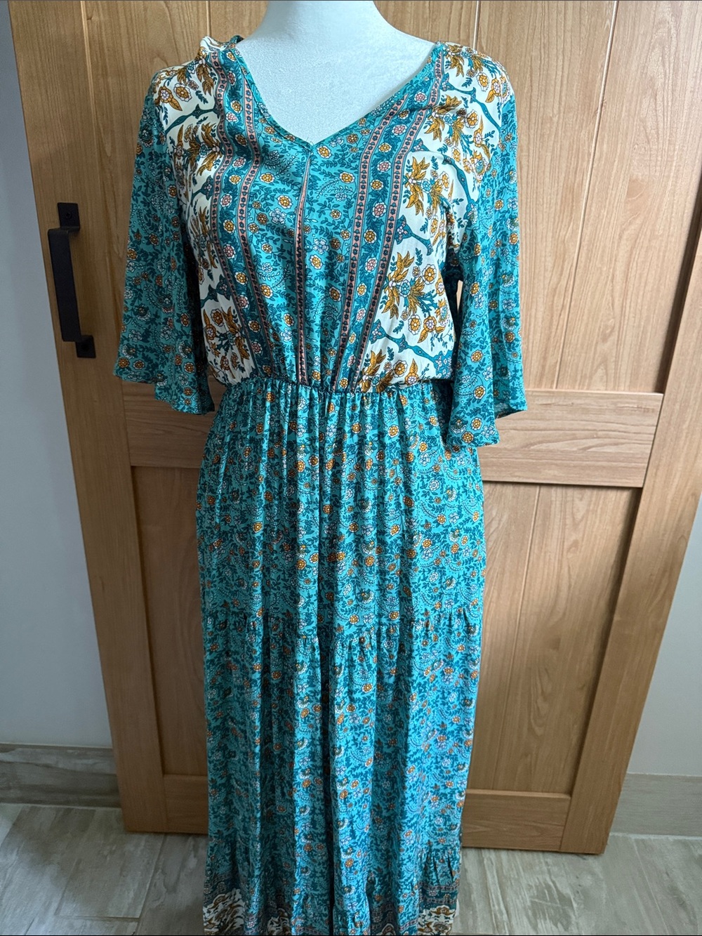 Pretty Garden Green Floral Maxi Dress with V-Neck